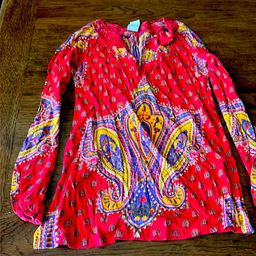 LUCKY BRAND boho top with cute embroidery neckline Elastic sleeves women’s XS
